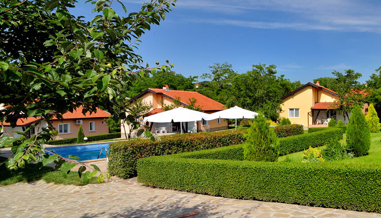 Green Life Villas - Holiday Bungalows with Pool in Bulgaria for Rent